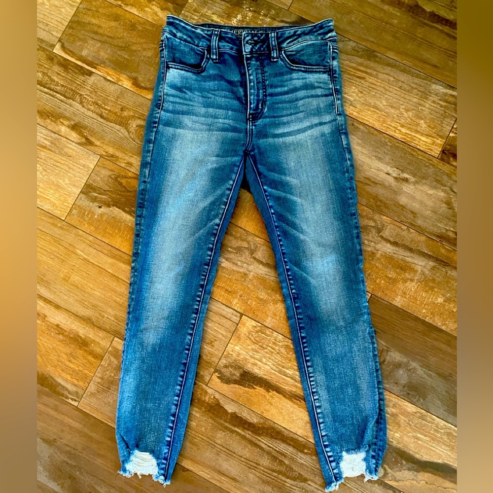 AE skinny high waist frayed bottom